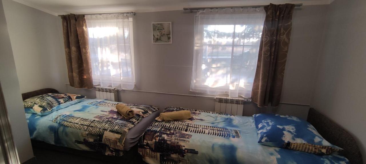 Zajazd Pod Lwem Trzebnica Extérieur photo