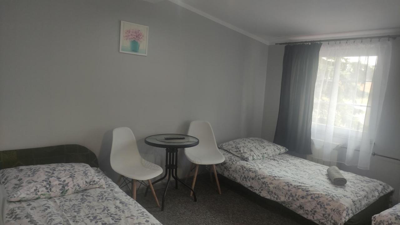 Zajazd Pod Lwem Trzebnica Extérieur photo