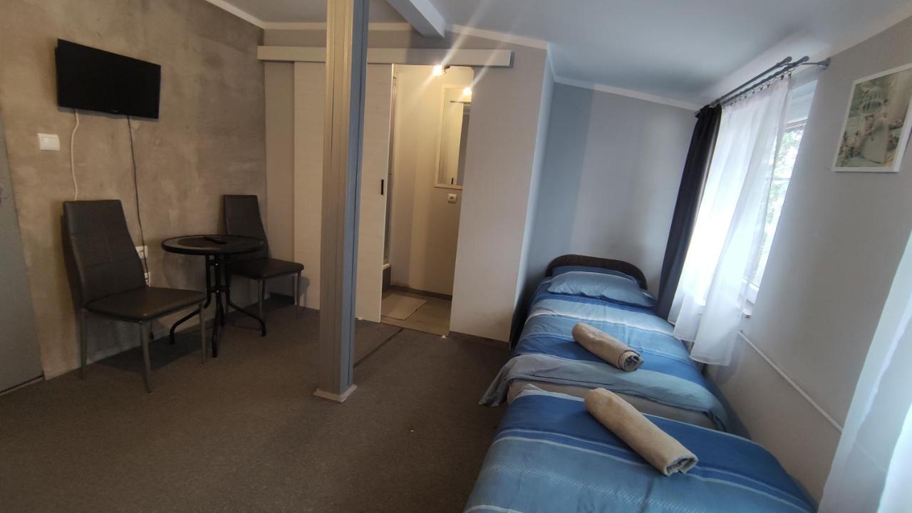 Zajazd Pod Lwem Trzebnica Extérieur photo