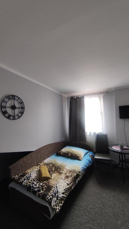 Zajazd Pod Lwem Trzebnica Extérieur photo
