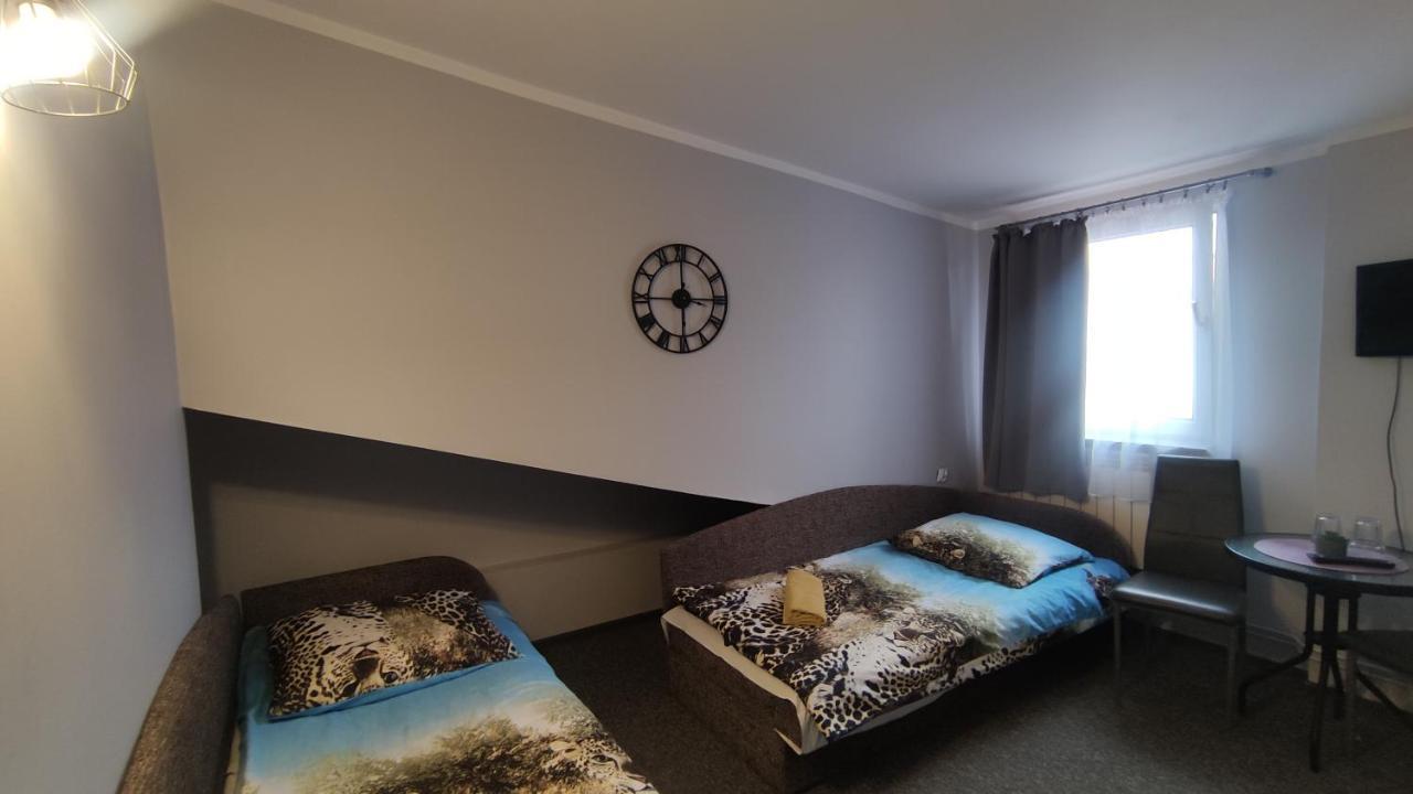 Zajazd Pod Lwem Trzebnica Extérieur photo
