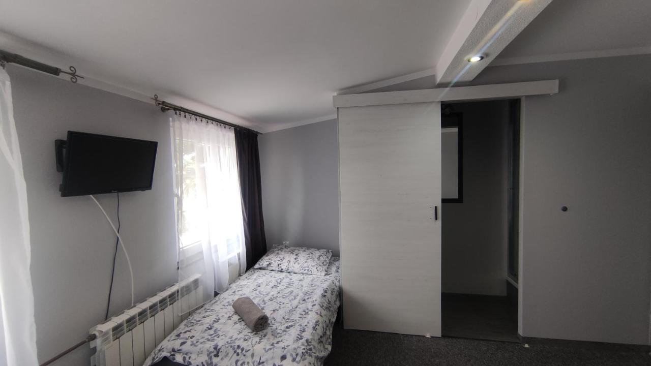 Zajazd Pod Lwem Trzebnica Extérieur photo