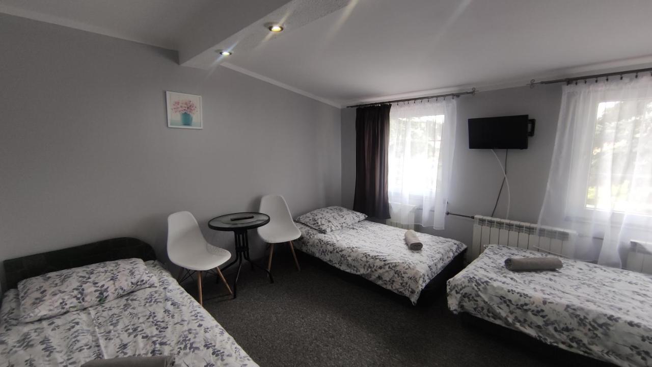 Zajazd Pod Lwem Trzebnica Extérieur photo
