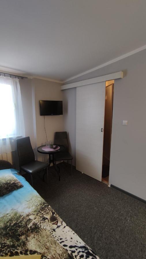 Zajazd Pod Lwem Trzebnica Extérieur photo