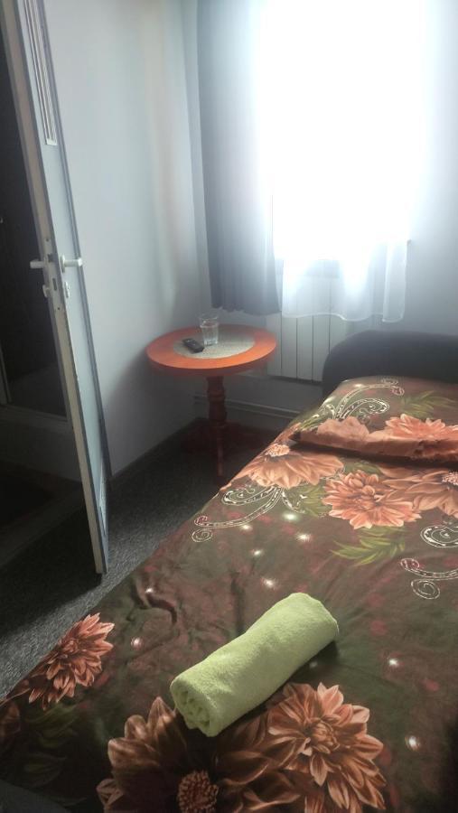 Zajazd Pod Lwem Trzebnica Extérieur photo