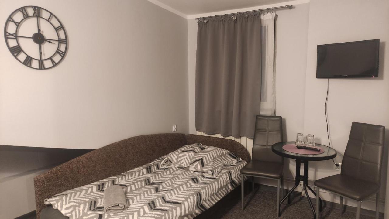 Zajazd Pod Lwem Trzebnica Extérieur photo