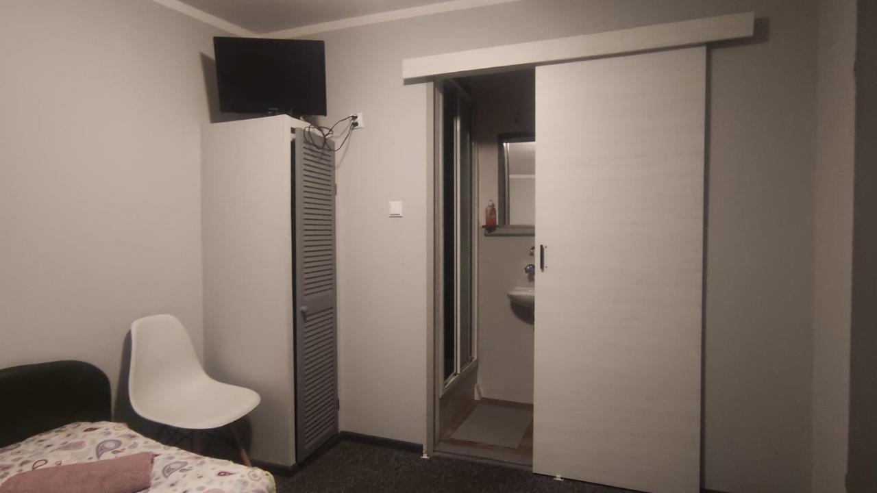 Zajazd Pod Lwem Trzebnica Extérieur photo