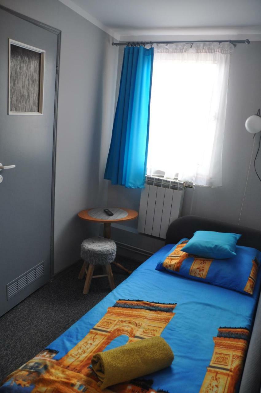 Zajazd Pod Lwem Trzebnica Extérieur photo