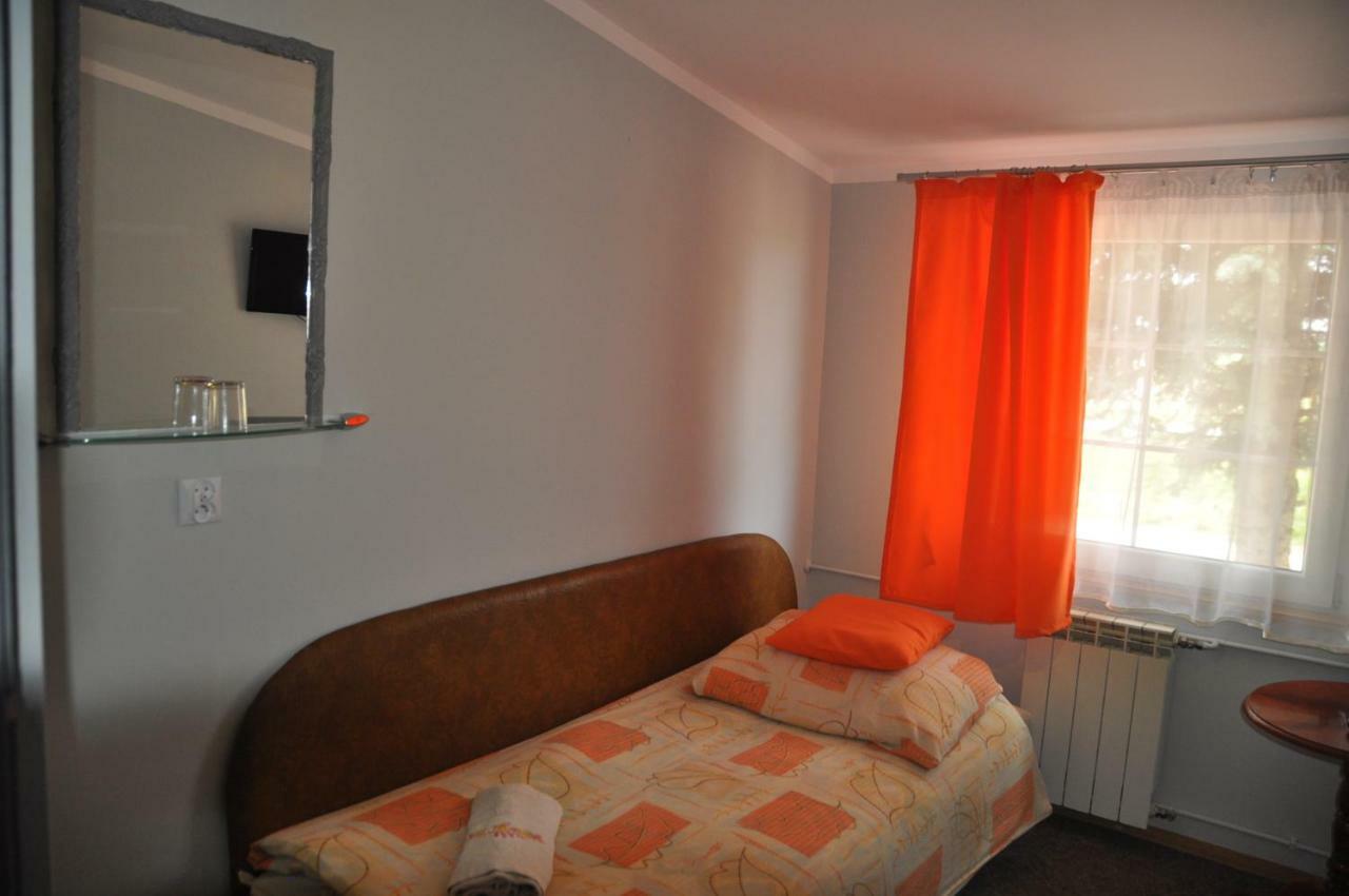 Zajazd Pod Lwem Trzebnica Extérieur photo
