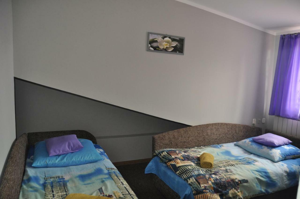Zajazd Pod Lwem Trzebnica Extérieur photo