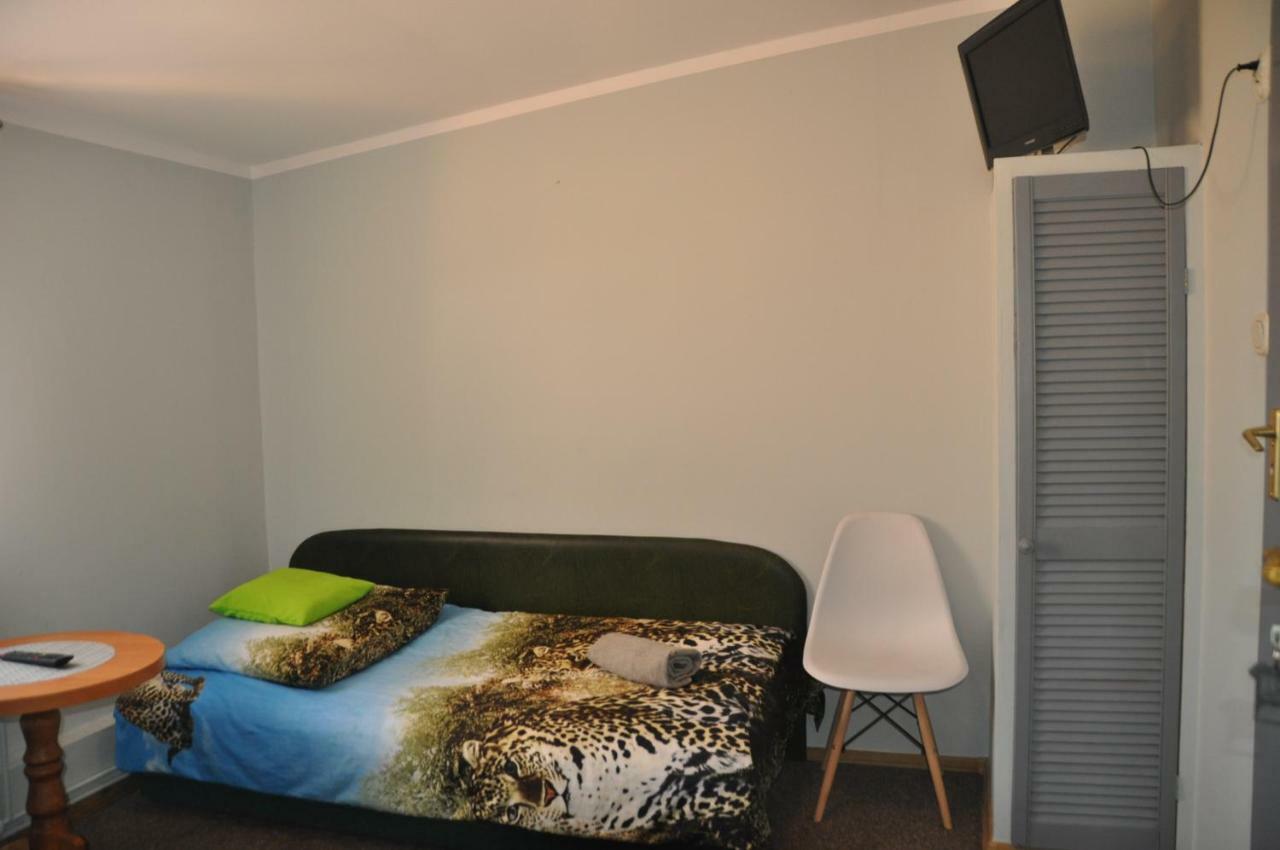 Zajazd Pod Lwem Trzebnica Extérieur photo