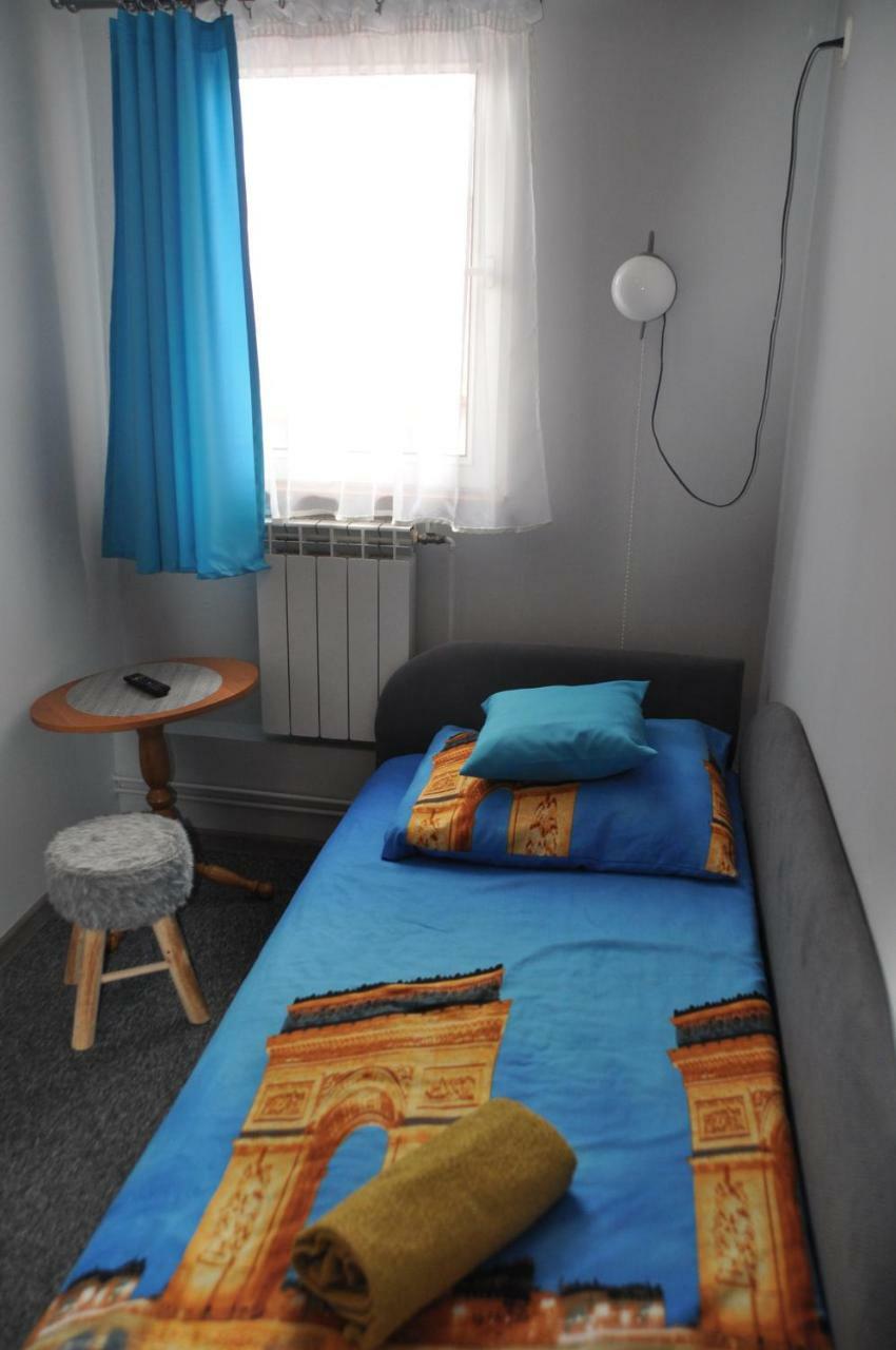 Zajazd Pod Lwem Trzebnica Extérieur photo