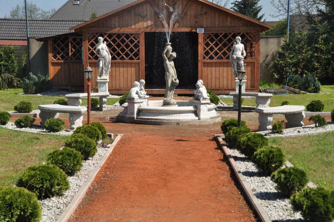 Zajazd Pod Lwem Trzebnica Extérieur photo