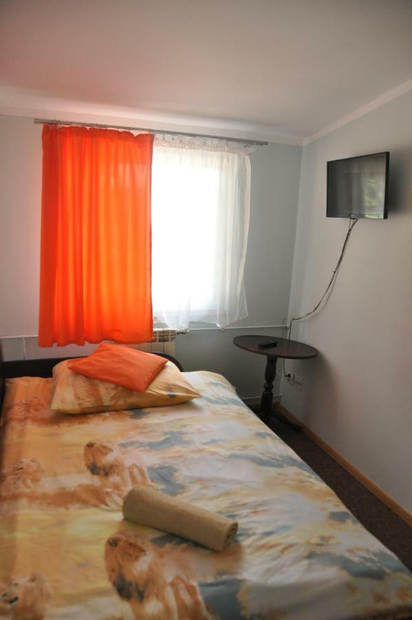 Zajazd Pod Lwem Trzebnica Extérieur photo